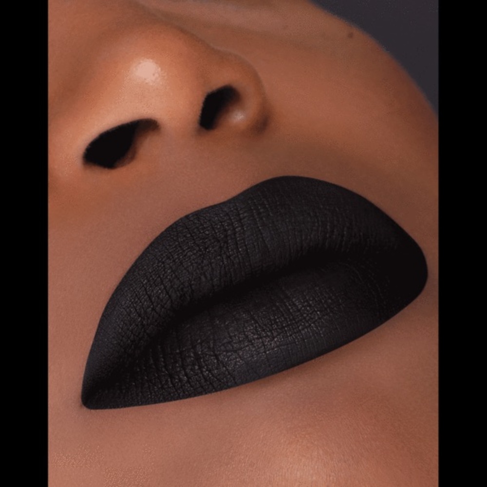 LIMITED EDITION SATIN MATTE LIP CREME LEATHER BLACK GOTH MILANI - Picture 5 of 11